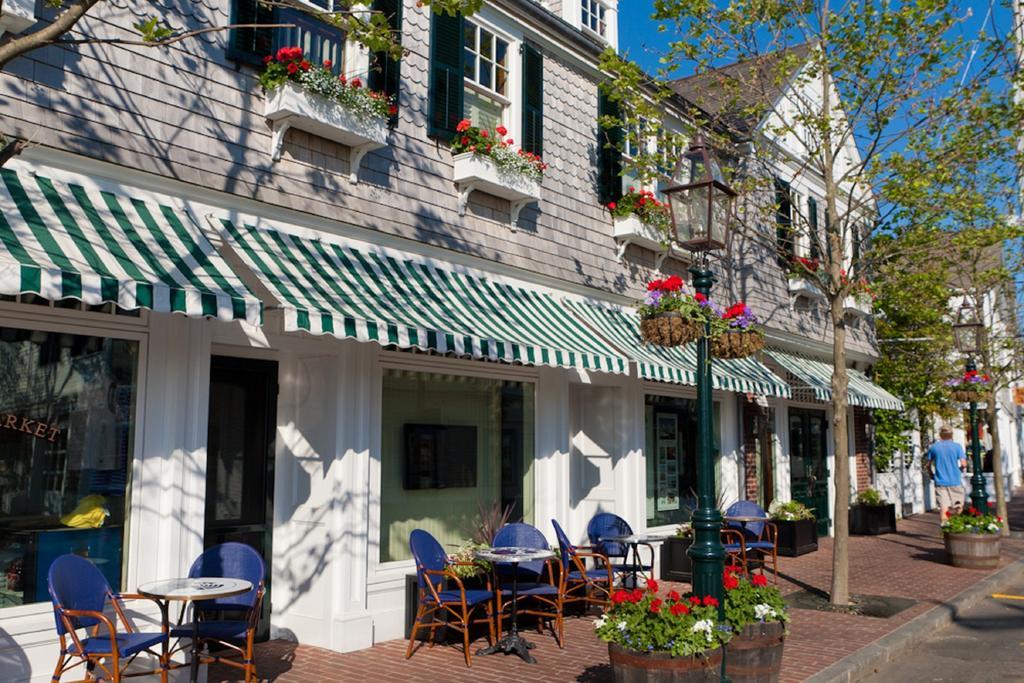 Vineyard Square Hotel And Suites Едґартаун Екстер'єр фото