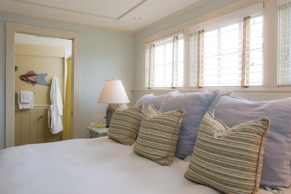 Vineyard Square Hotel And Suites Едґартаун Номер фото