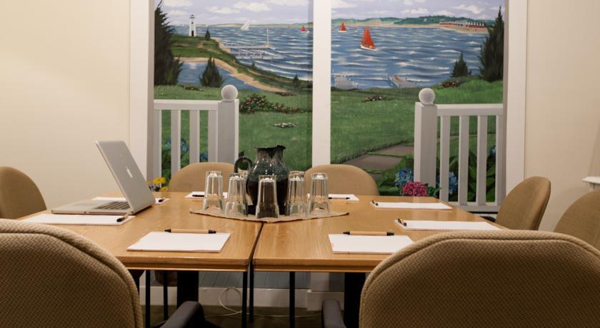 Vineyard Square Hotel And Suites Едґартаун Екстер'єр фото