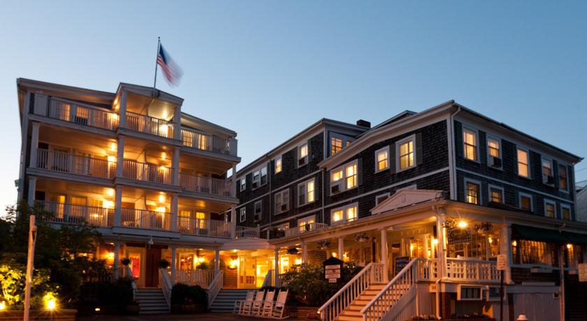Vineyard Square Hotel And Suites Едґартаун Екстер'єр фото